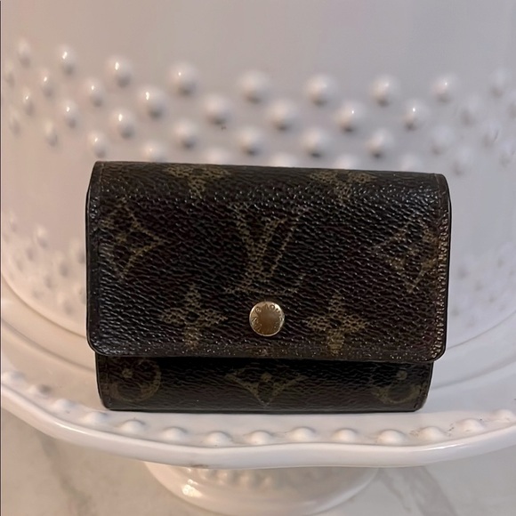 Louis Vuitton Monogram Card Holder - Picture 1 of 12